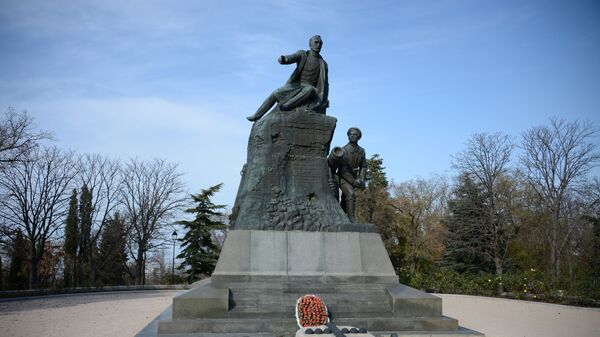 Памятник адмиралу Владимиру Алексеевичу Корнилову на Малаховом кургане в Севастополе