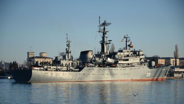 В Севастополь в рамках штурманского похода прибыл учебный корабль Перекоп с курсантами высших военно-морских учебных заведений России