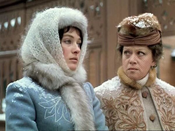 Алиса Фрейндлих в фильме Жестокий романс (1984 год) Алиса Фрейндлих в фильме Жестокий романс (1984 год)