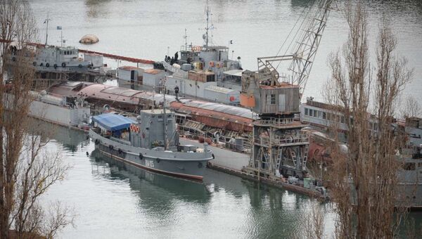 В Южной бухте Севастополя затонул плавучий док с подводной лодкой Б-380 Горьковский комсомолец