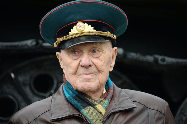 На семерке к 34-ке: первым поездом в Крым по местам боевой славы На семерке к 34-ке: первым поездом в Крым по местам боевой славы