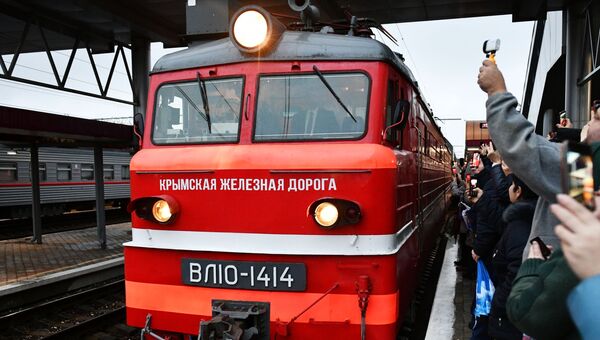 Прибытие пассажирского поезда  Москва – Симферополь