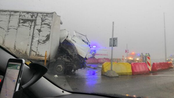 На Тавриде в тумане столкнулись автобус и грузовик