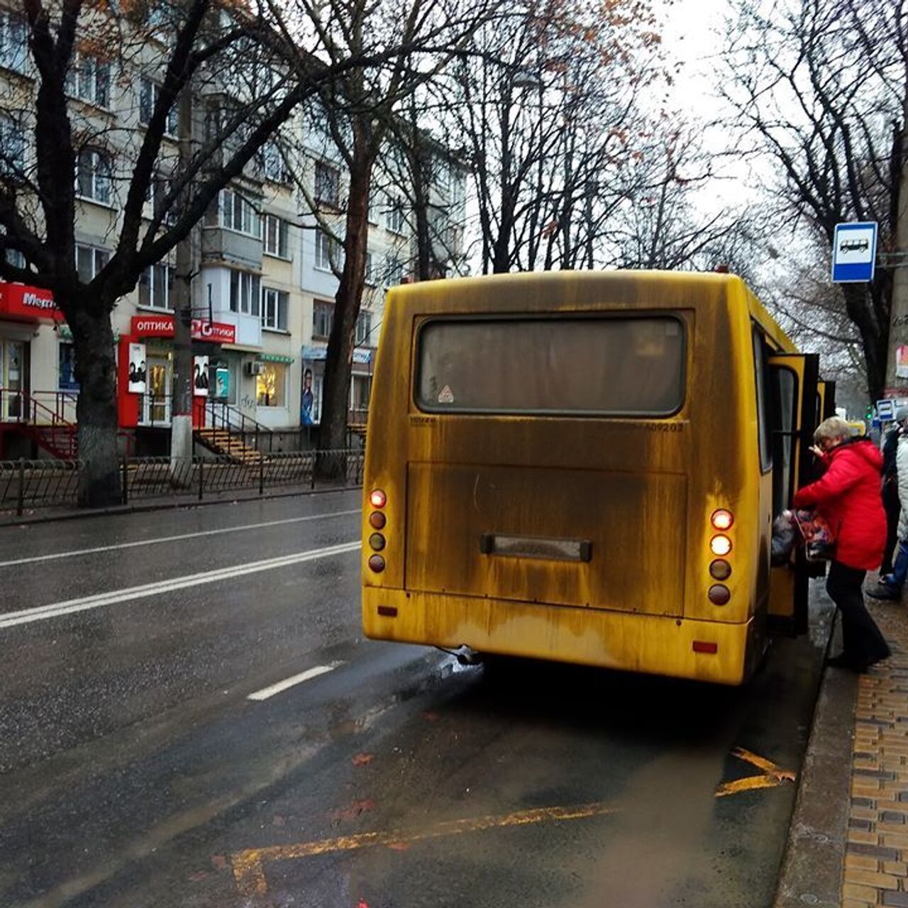 Дырка в полу автобуса