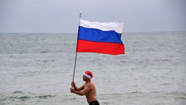 Праздник моржей: как прошел массовый заплыв крымчан в Евпатории