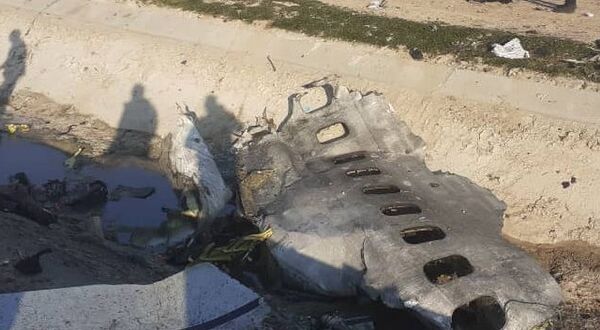 Обломки самолета, упавшего в Тегеране