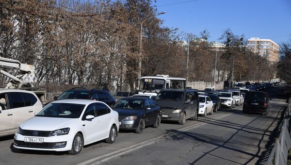 Автомобильная пробка в городе Симферополь 