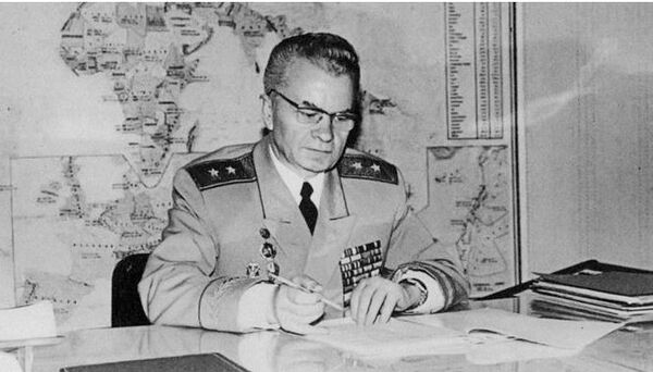 Генерал-лейтенант Иван Устинов 
