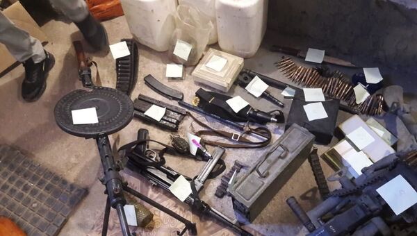 Пограничники нашли в Севастополе склад пулеметов и гранат - фото