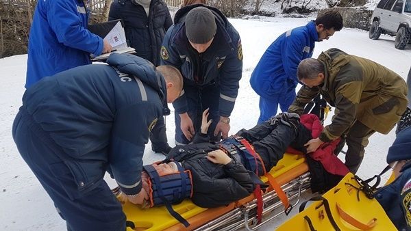 В крымских горах женщина пострадала во время зимнего отдыха 