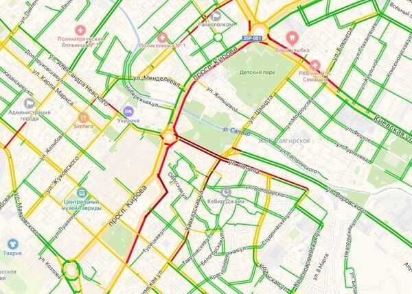 Быстрее пешком: в Симферополе пробки не прекращаются даже вечером Быстрее пешком: в Симферополе пробки не прекращаются даже вечером