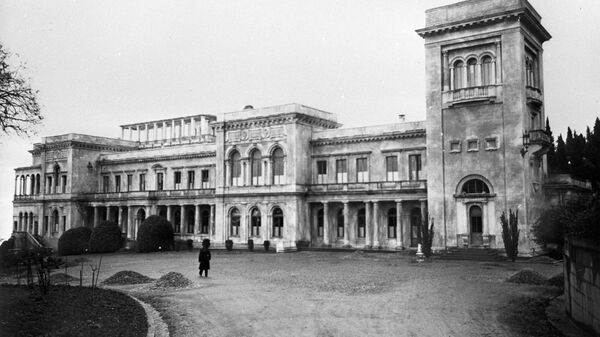 Ливадийский дворец, где прошла Ялтинская (Крымская) конференция союзных держав (4 - 11 февраля 1945).