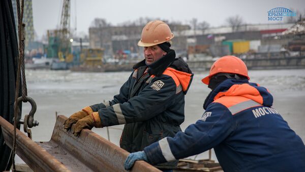 Строители Крымского моста на новых объектах