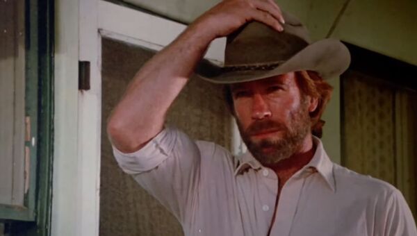 Кадр из фильма Одинокий волк МакКуэйд (Lone Wolf McQuade), 1983 год