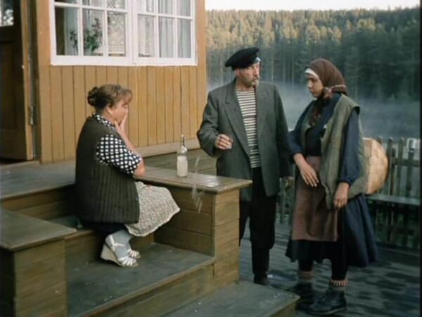 Кадр из фильма Любовь и голуби (1984 год, реж. Владимир Меньшов) Кадр из фильма Любовь и голуби (1984 год, реж. Владимир Меньшов)