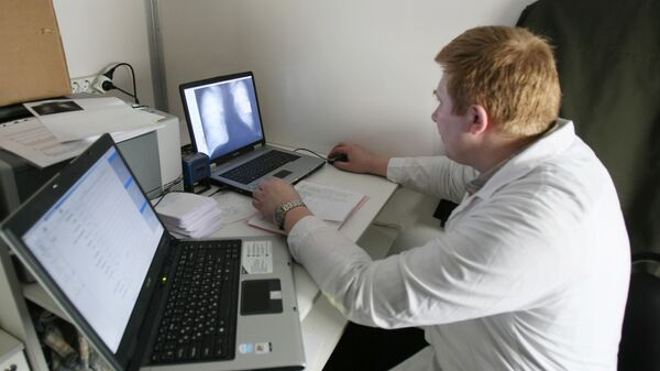 Флюорографическое обследование в подвижном рентгенкабинете на базе автомобиля Камаз 7-ой Центральной поликлиники РВСН в Москве