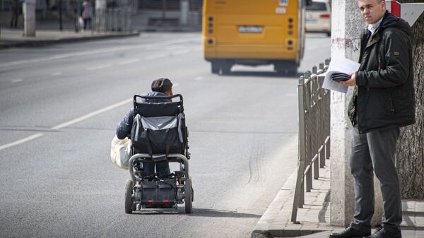 Симферополь на карантине пустые улицы инвалид