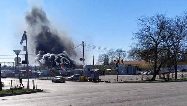 Пожар на рынке Привоз в Симферополе 06.04.2020 г.