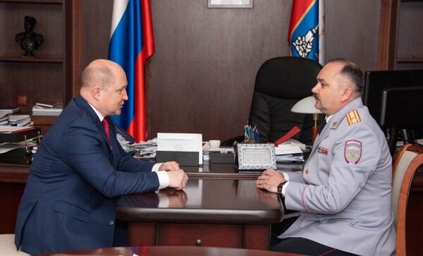 Врио губернатора Севастополя Михаил Развожаев и начальник УМВД России по городу Севастополю - полковник полиции Павел Гищенко Врио губернатора Севастополя Михаил Развожаев и начальник УМВД России по городу Севастополю - полковник полиции Павел Гищенко