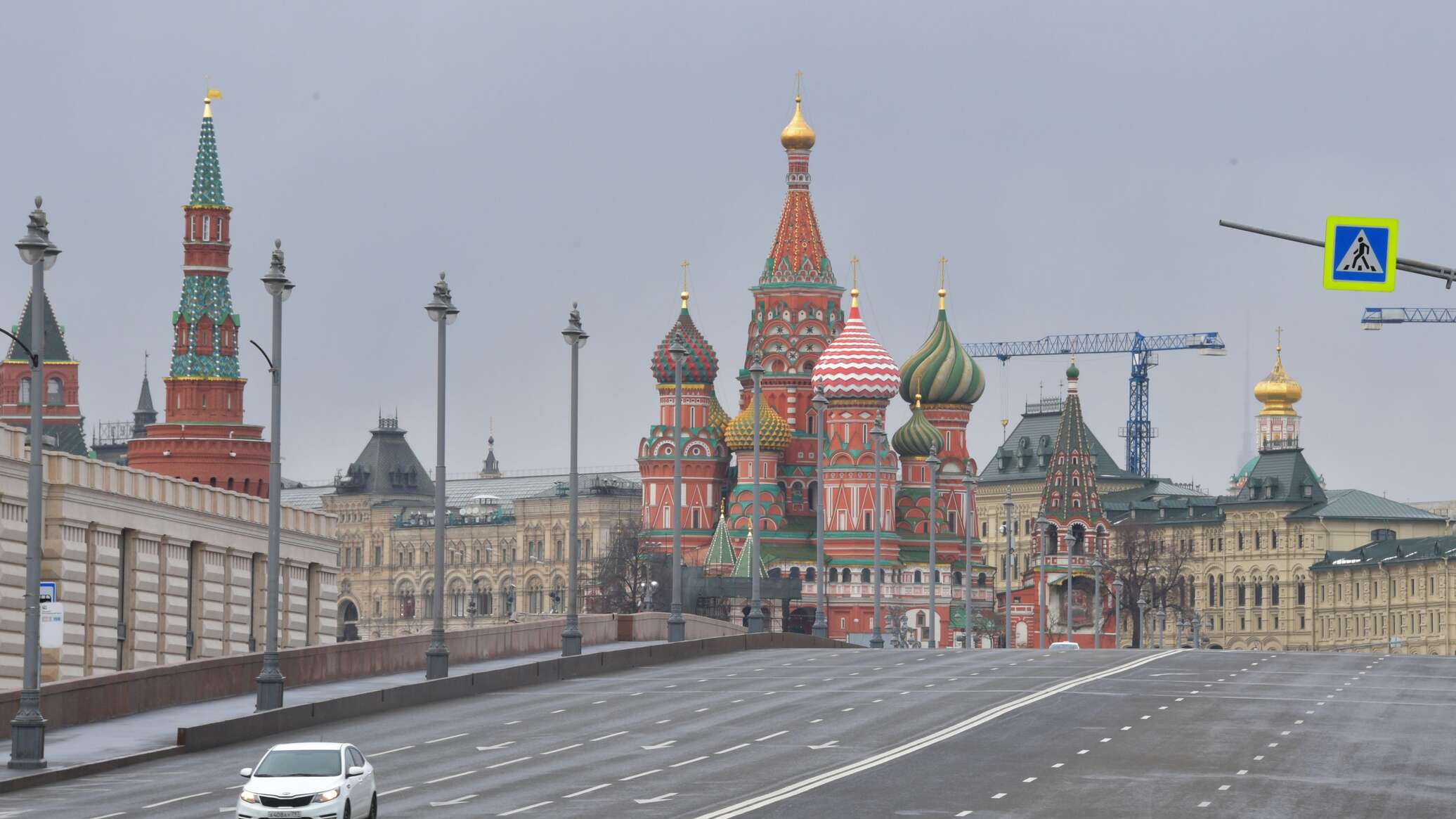 Москва ввод. Кремль Украина. Русские кремли. Кремль в Крыму. Аналог Кремля в Украине.