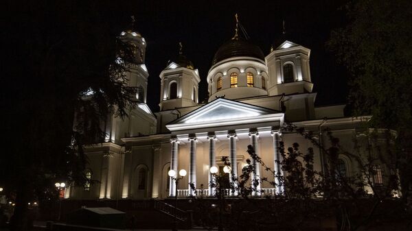 Пасха карантин Симферополь собор Александра Невского ночь