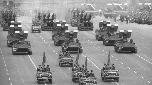 Военный парад на Красной площади, посвященный 40-летию Победы советского народа в Великой Отечественной войне 1941-1945 годов