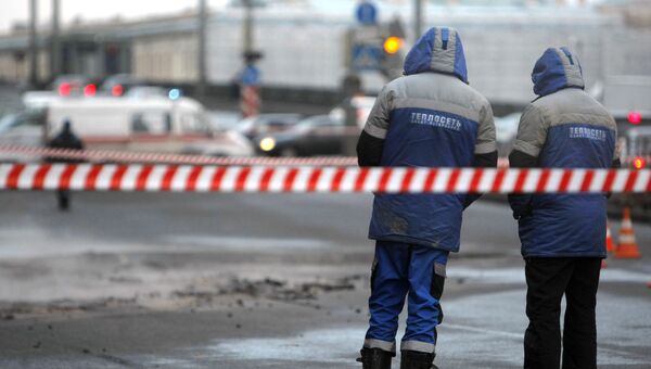 Прорыв трубы с горячей водой 