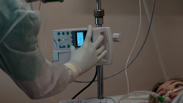 Работа медиков с больными COVID-19 в Тверской областной клинической больнице