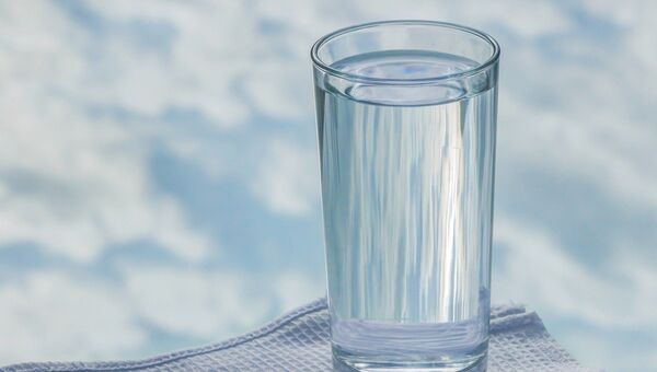 Вода в стакане