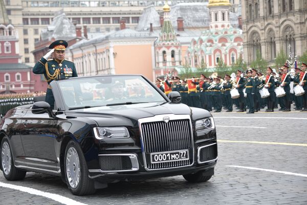 Министр обороны России Сергей Шойгу на военном параде на Красной площади в Москве