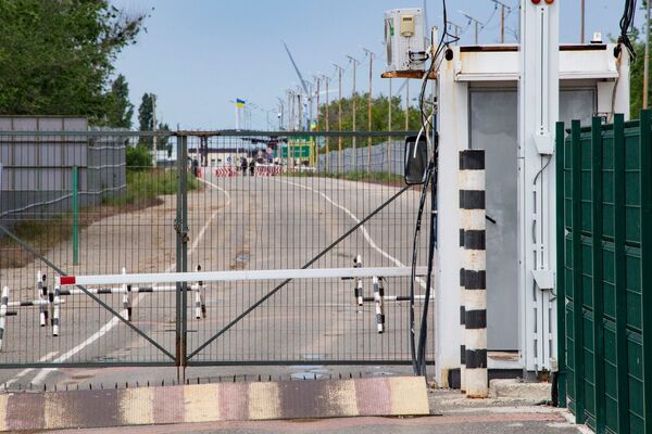 Как Россия в Крыму укрепляет границу с Украиной Как Россия в Крыму укрепляет границу с Украиной