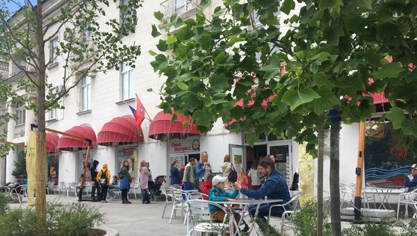 В Севастополе открылись уличные кафе