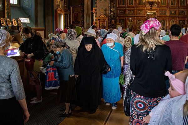 Празднование дня Святой Троицы в Свято-троицком женском монастыре.