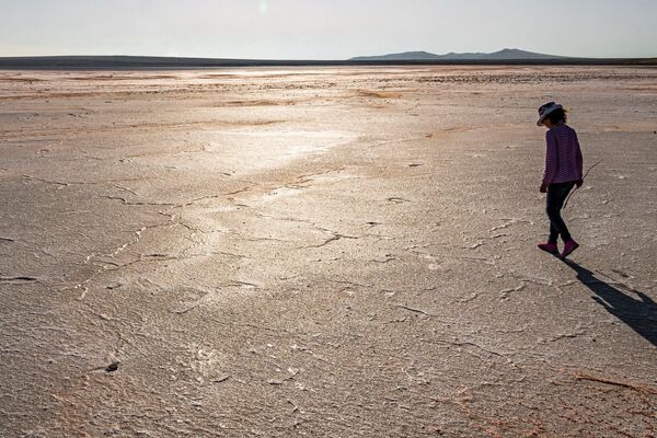 Мыс Опук. Высохшее Кояшское солёное озеро.