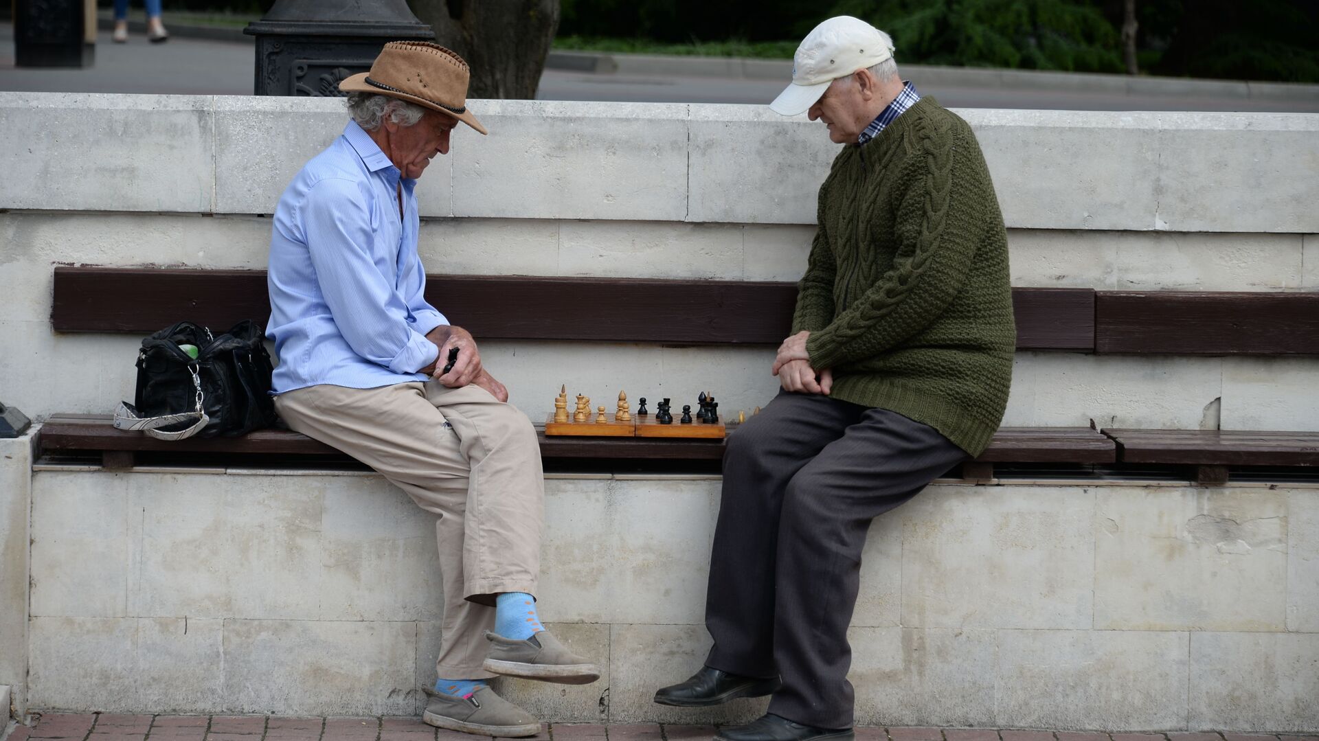 Пенсионеры играют в шахматы - РИА Новости, 1920, 22.01.2023