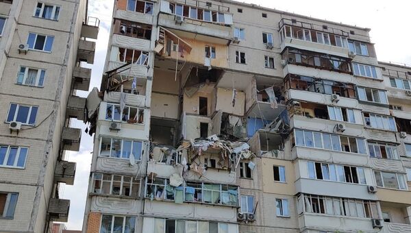 Последствия взрыва в многоквартирном доме в Киеве
