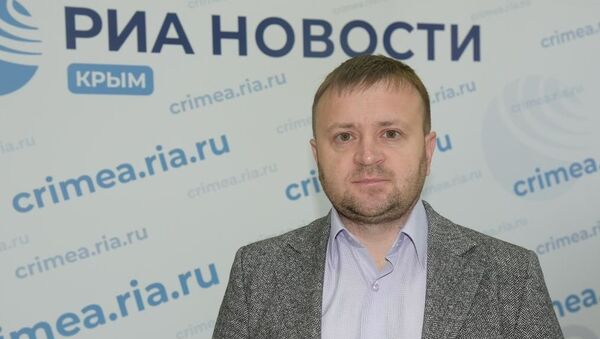 Политолог, член Общественной палаты Республики Крым Денис Батурин