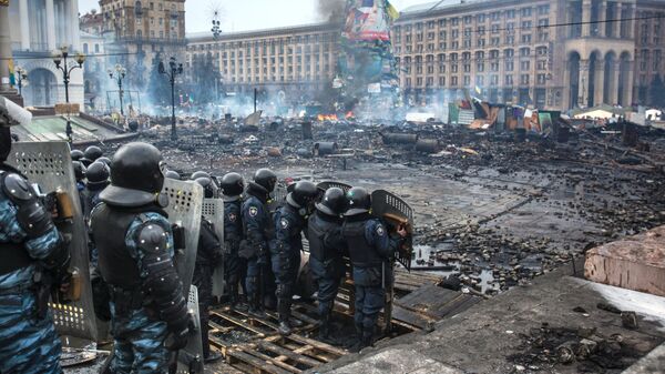 Майдан в Киеве. Площадь Независимости, февраль 2014 года.