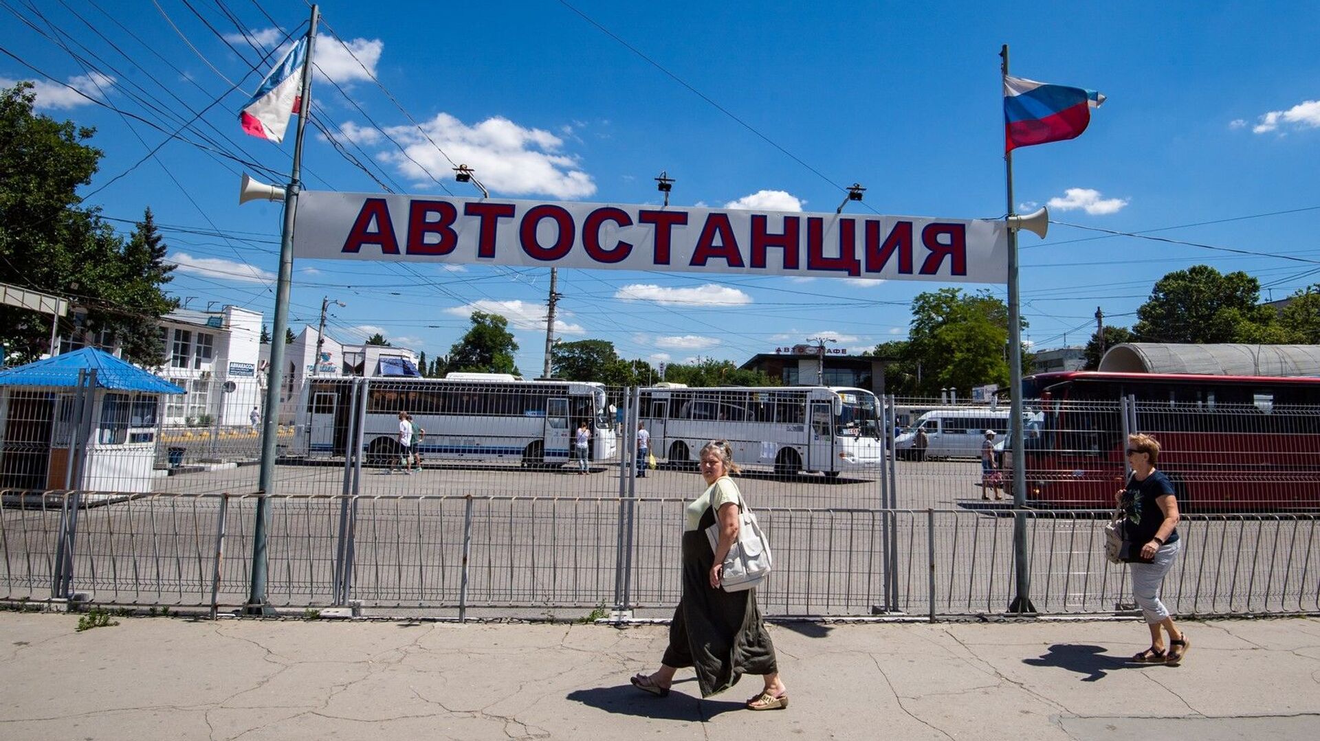 Автобусное сообщение между Крымом и Херсонской областью возобновлено - РИА  Новости Крым, 10.08.2023