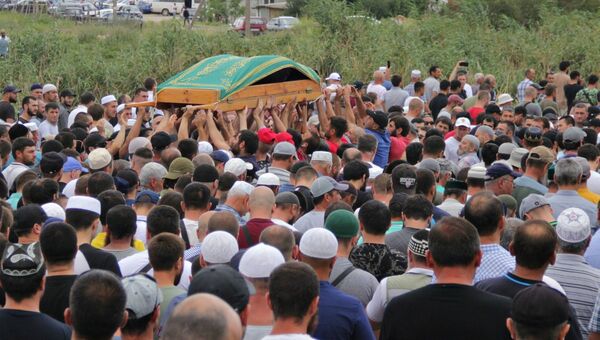 Похороны погибшего мальчика в Строгановке