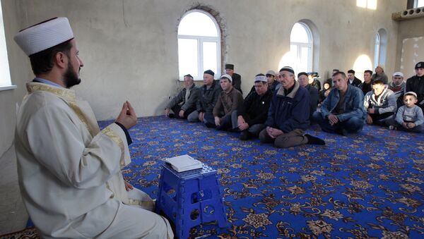 Празднование Курбан-Байрама в новой мечети в Крыму
