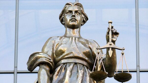 Фемида на здании Верховного суда РФ