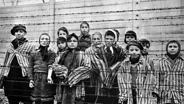 Дети из концентрационного лагеря Освенцим